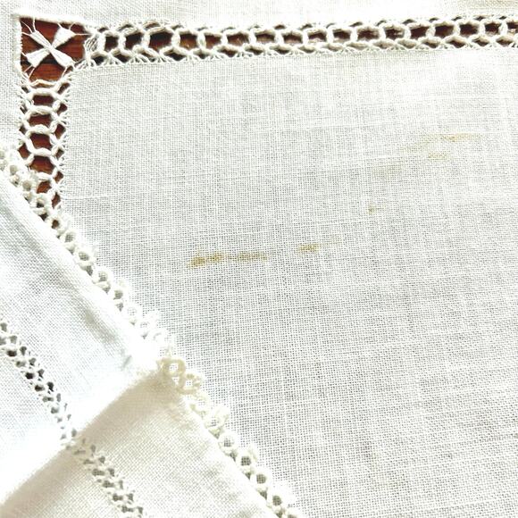 Vintage Irish Linen Tablecloth & Napkins with Crochet Lace Border - Picture 7 of 16
